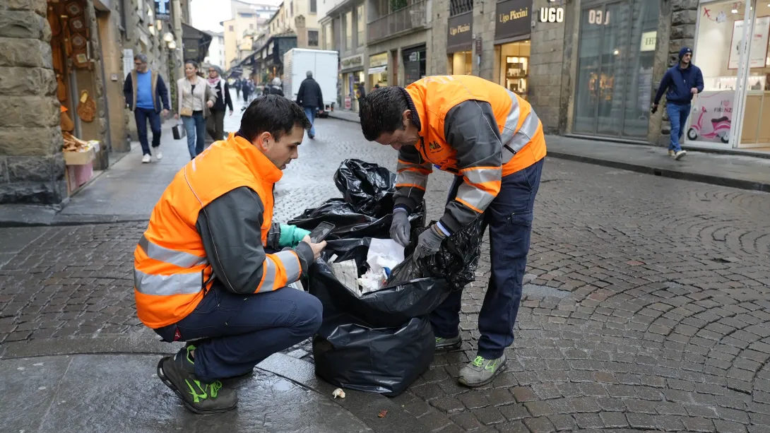 Ispettori ambientali al lavoro