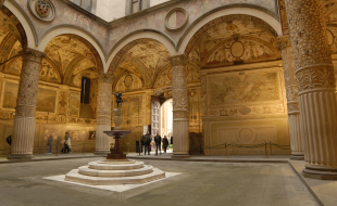 Cortile di Michelozzo