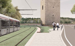 dettaglio della linea con convoglio che costeggia la Torre della 