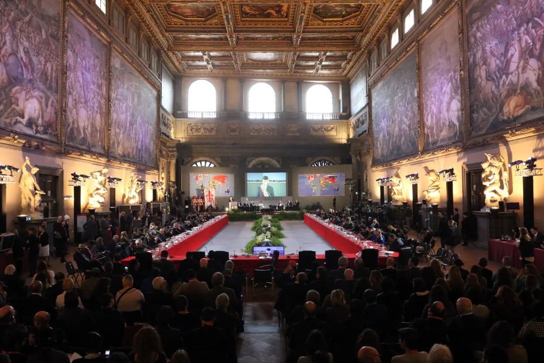Palazzo_Vecchio_Salone_Cinquecento_b.JPG