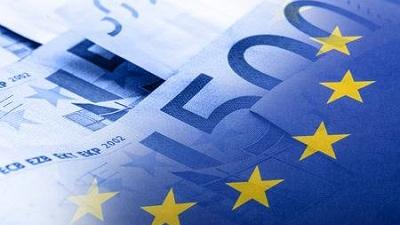 bandiera europea e euro