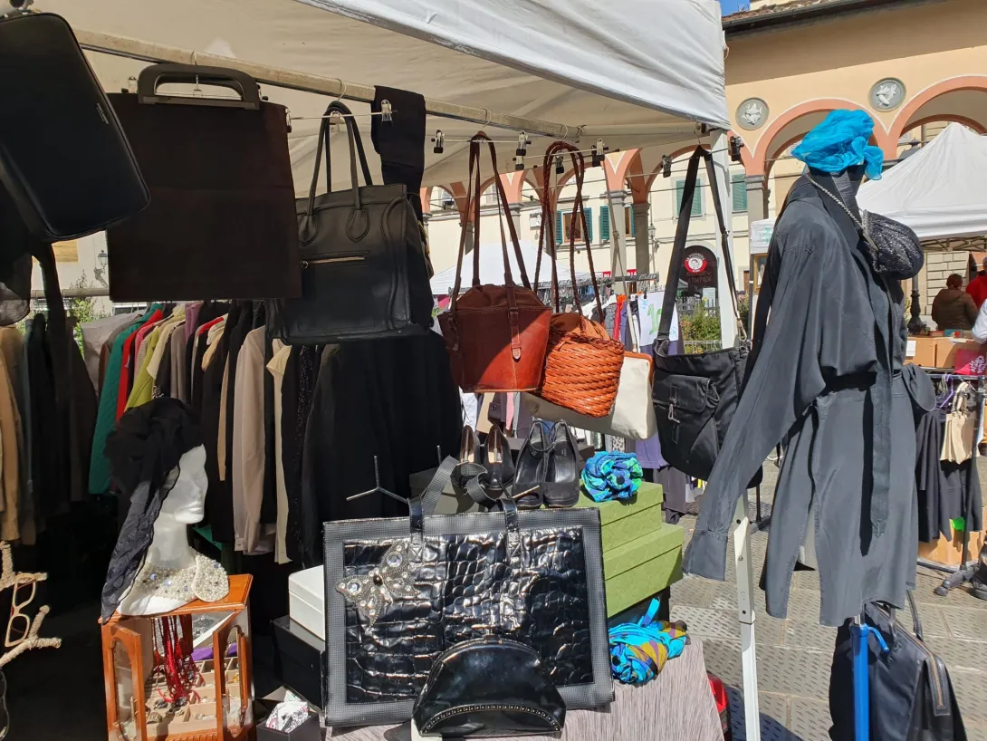 Mercatino vintage piazza dei Ciompi