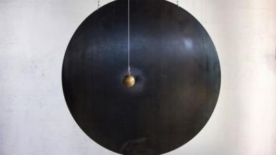 Una delle installazioni di Mattiacci al Forte di Belvedere- Fonte immagine Panorama-Icon