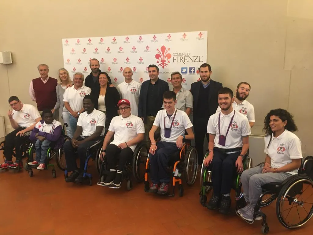 Consegna di due pulmini alle Volpi Rosse Menarini Consegna di due pulmini alle Volpi Rosse Menarini