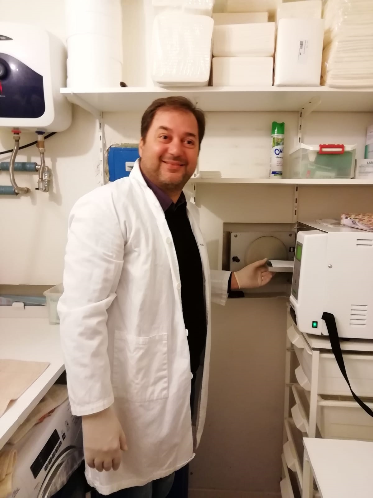 Michele Pierguidi artigiano per un giorno come estetista Michele Pierguidi artigiano per un giorno come estetista