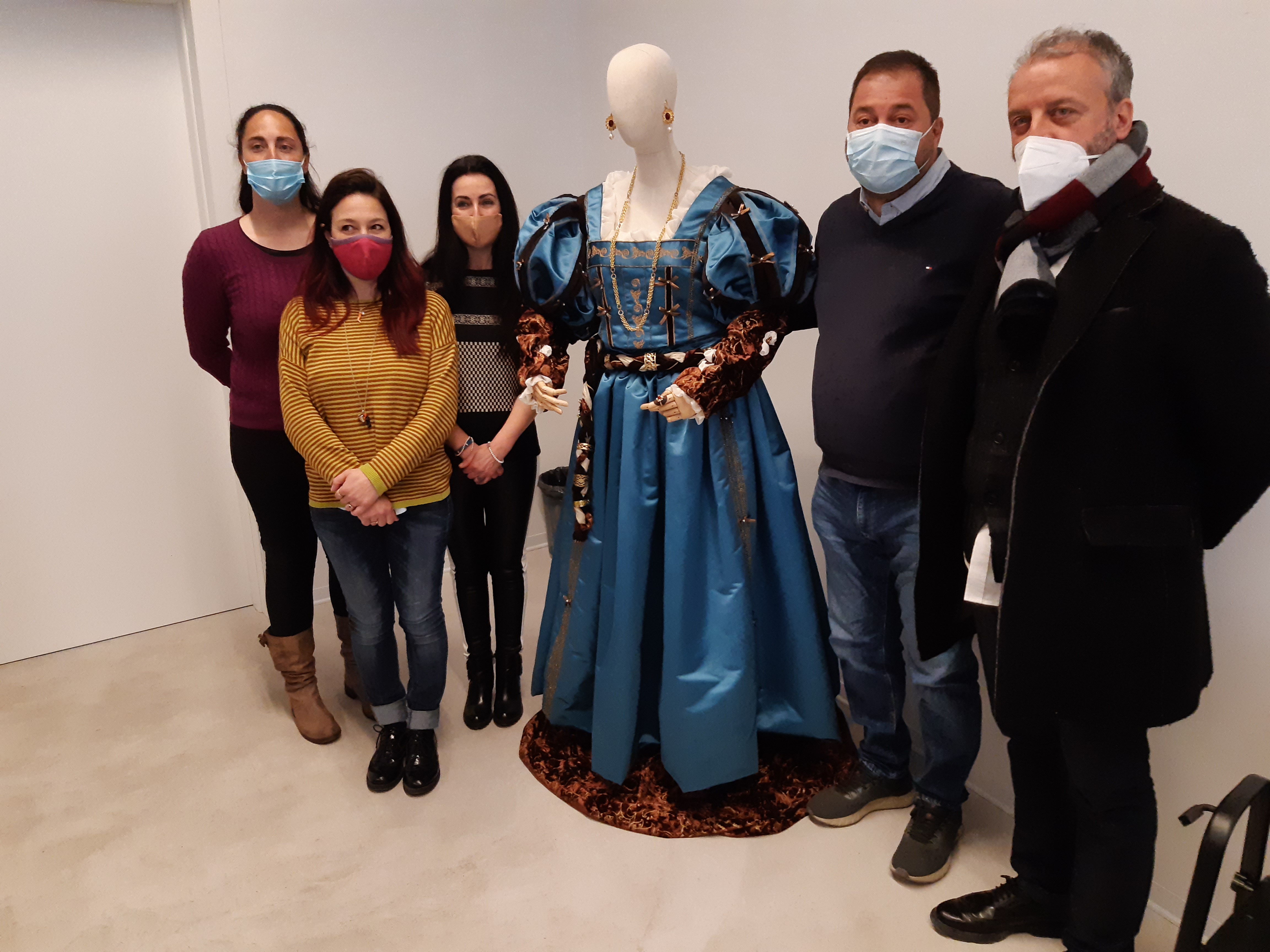 Pierguidi, Giovannelli e le giovani sarte Pierguidi, Giovannelli e le giovani sarte