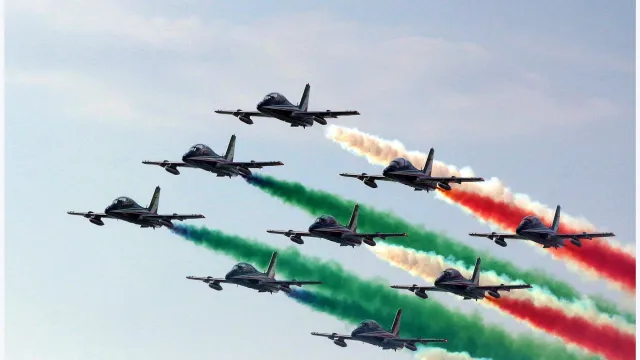 frecce tricolori.jpg