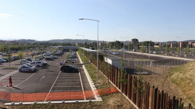 parcheggio villa costanza.jpg