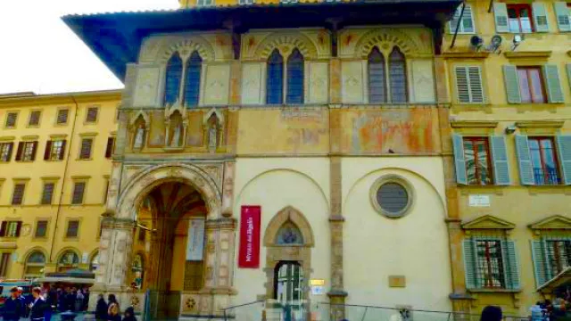 la facciata del bigallo