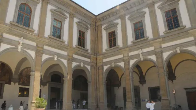 Chiostro di Santa Maria Nuova fonte Controradio