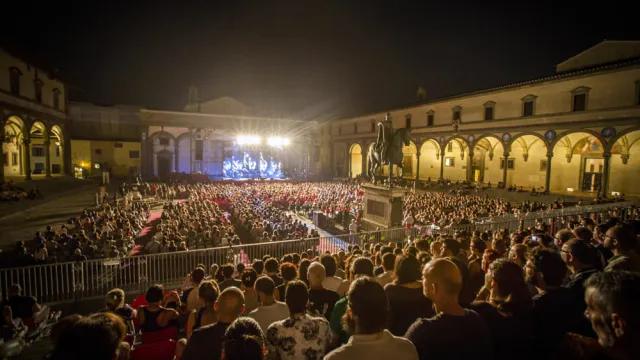 Veduta su piazza Santissima Annunziata
