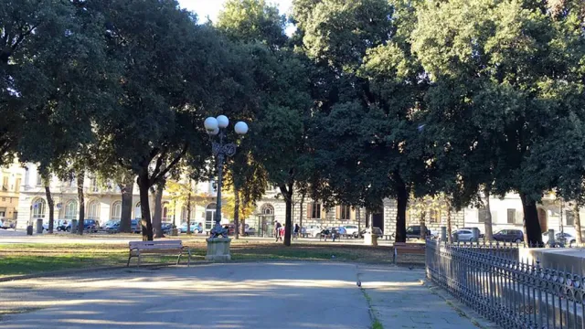 piazza indipendenza.jpg