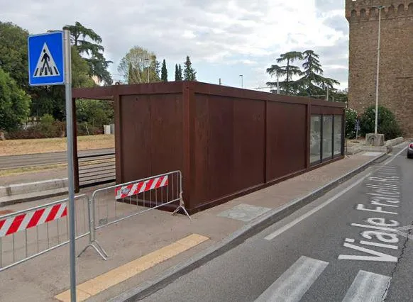 thumbnail_cabina leopolda.jpg