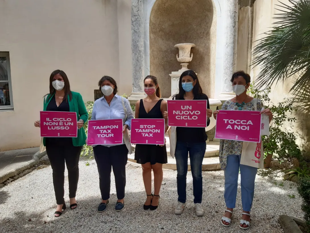 Tampon Tax Tour in Regione