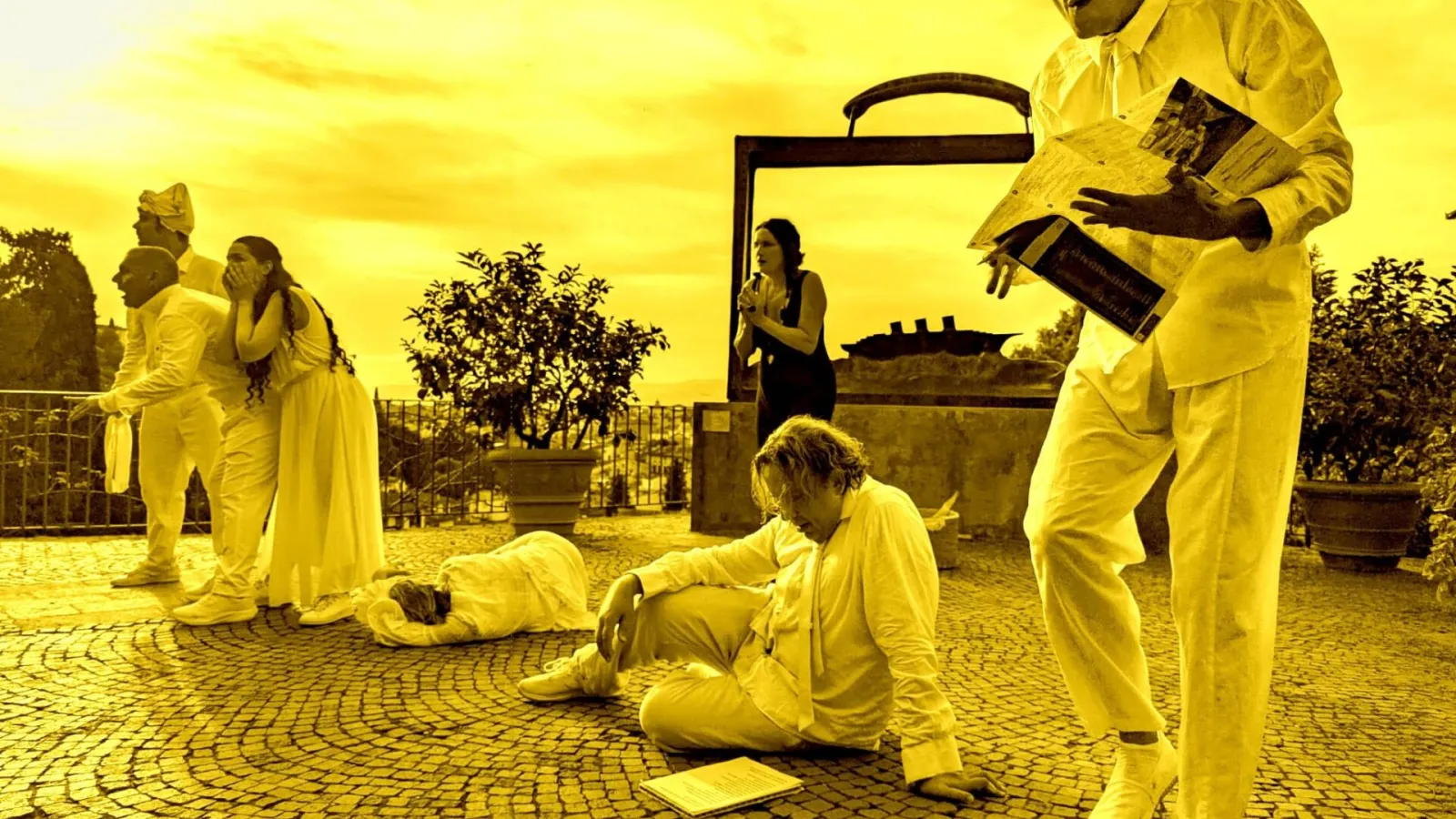 foto di attori con filtro giallo