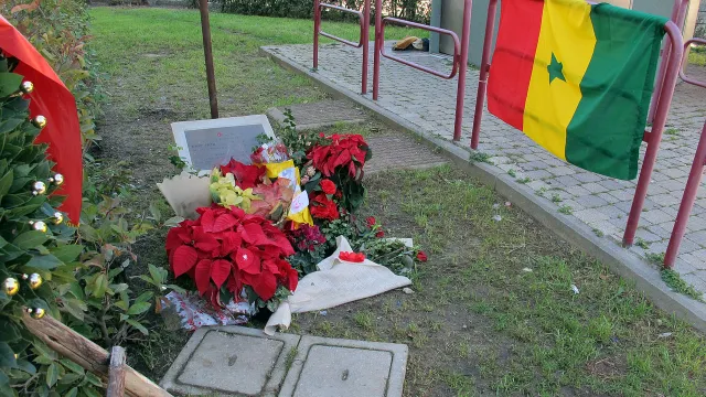 Piazza_dalmazia,_ricordo_delle_uccisioni_del_13_dicembre_2011,_03.JPG