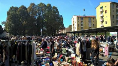 Svuota la cantina nel viale dei Bambini
