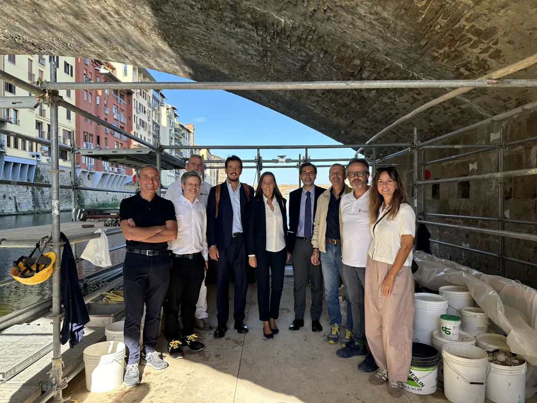La sindaca Funaro e l'assessore Giorgio al sopralluogo a Ponte Vecchio