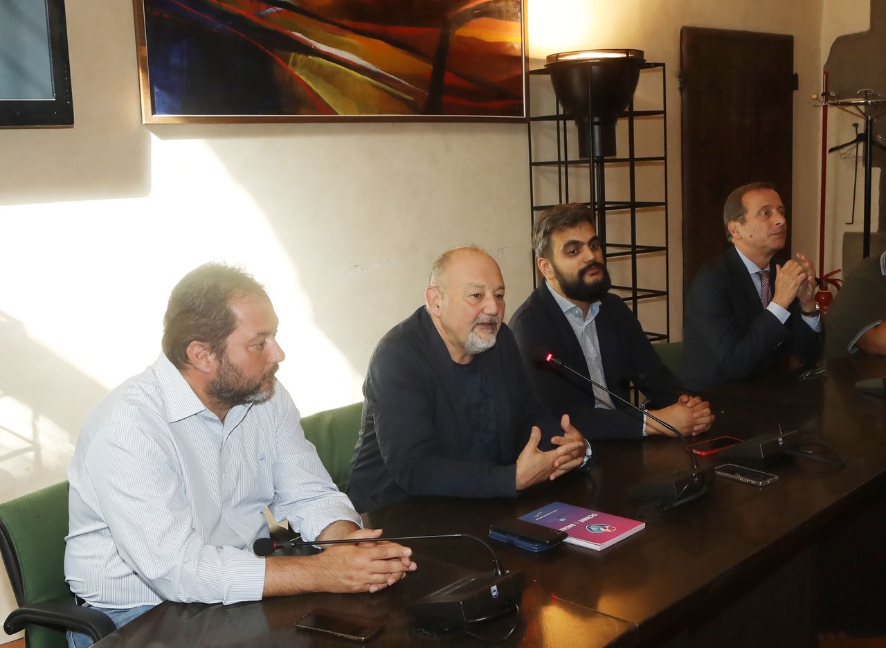 Presentata la Pallacanestro Femminile Firenze Presentata la Pallacanestro Femminile Firenze