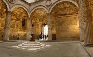 Cortile di Michelozzo