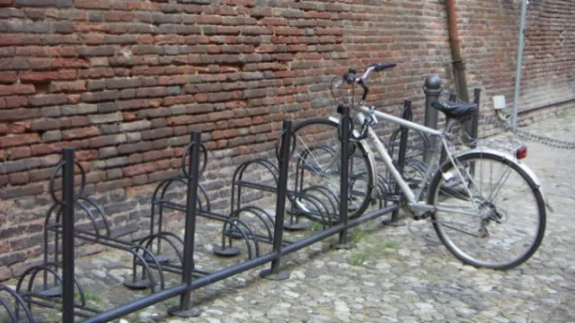rastrelliere-bicijpg-678x381.jpg