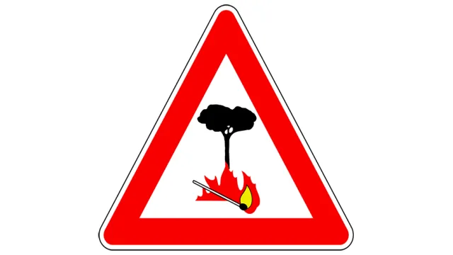 2Italianpericolo_di_incendio.svg__0.jpg