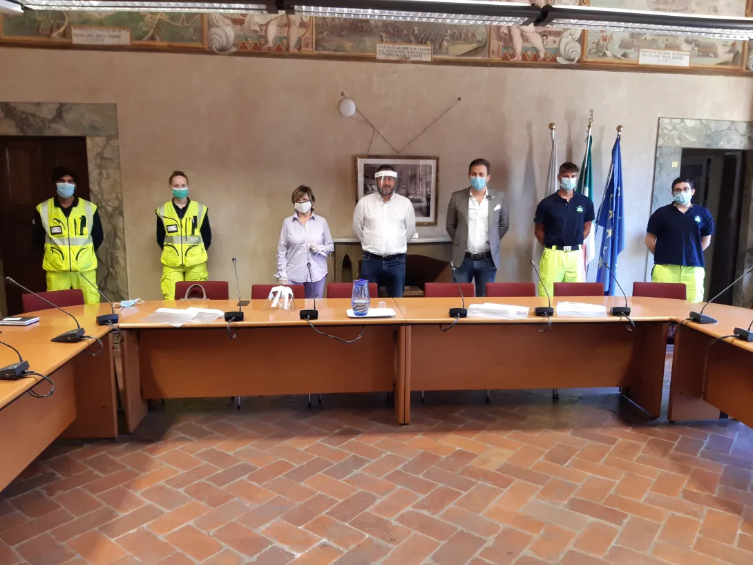 Consegna visiere al Quartiere 2