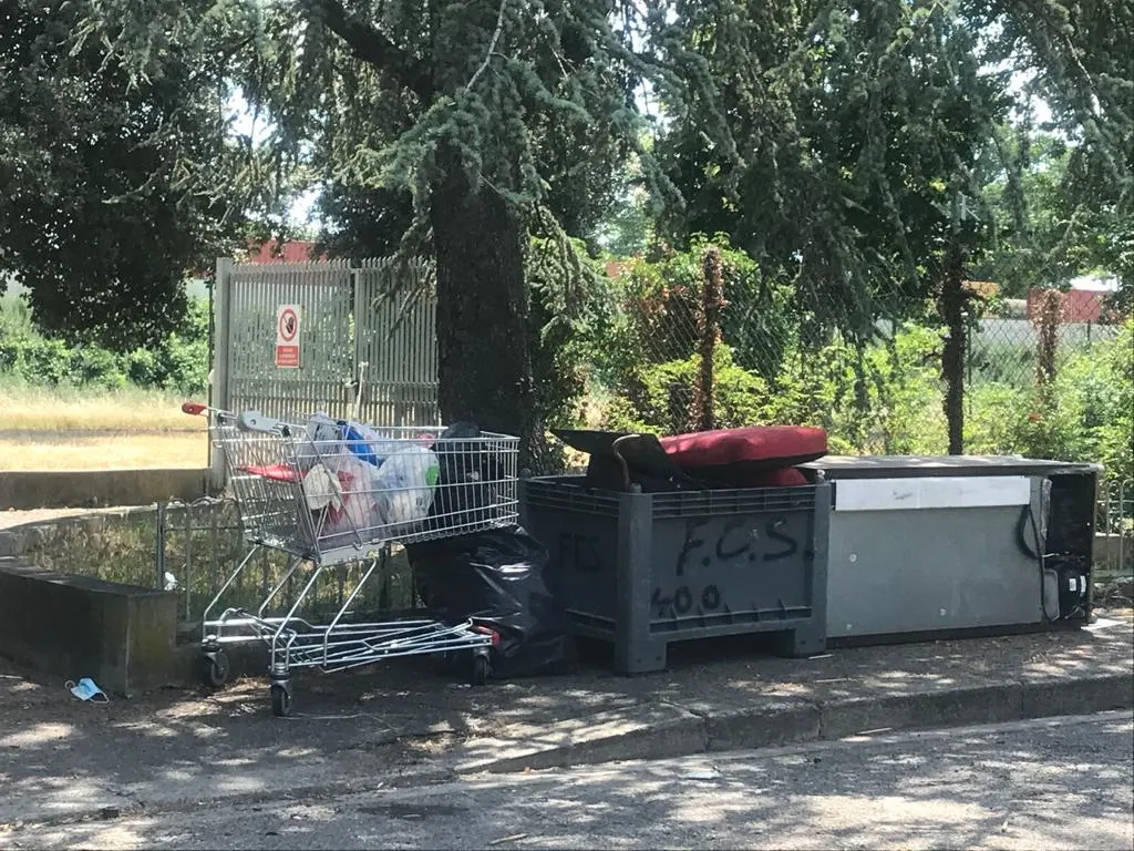 rifiuti 27-7 bis.jpg rifiuti 27-7 bis.jpg