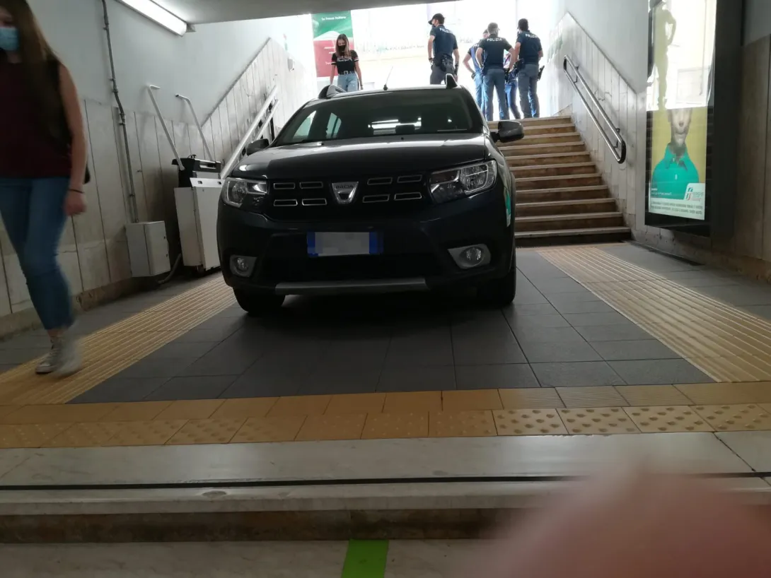 auto sottopasso 2.jpeg