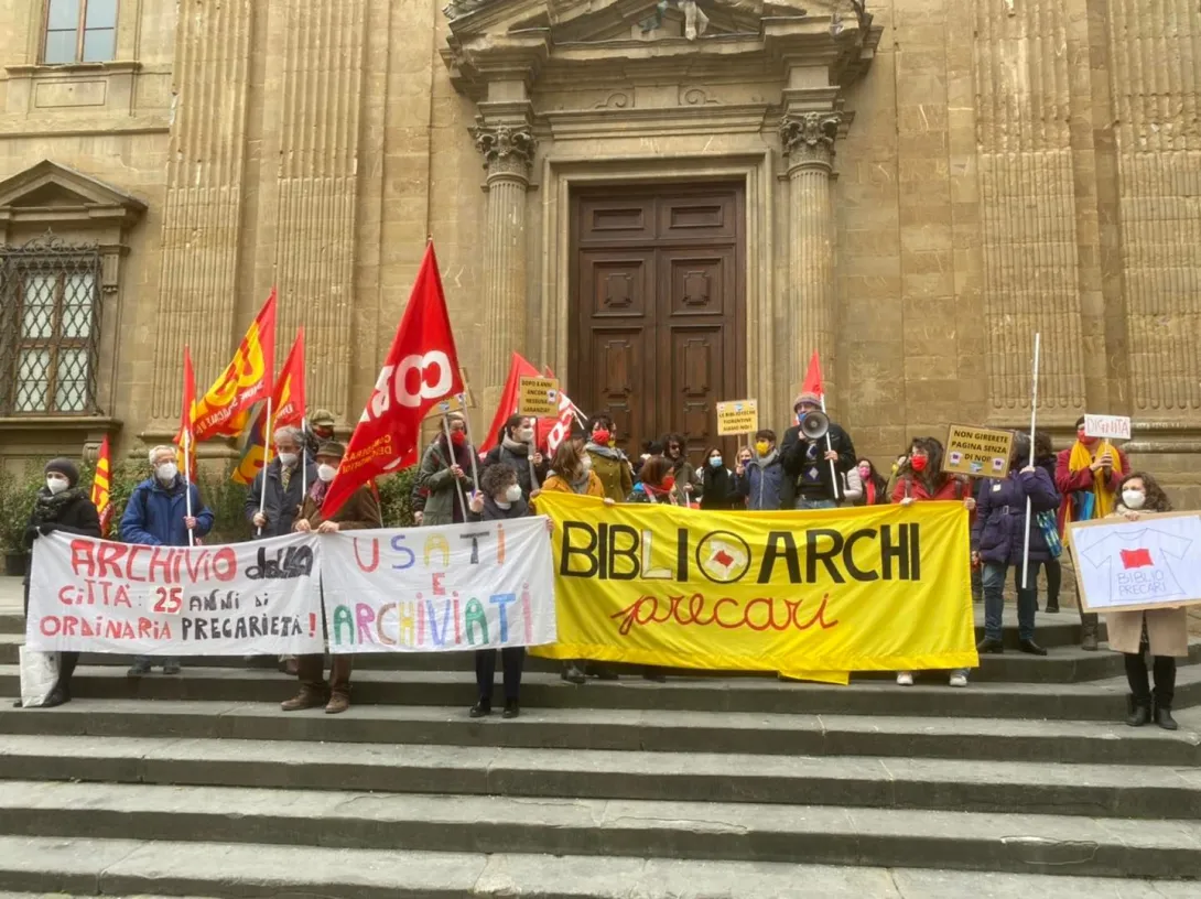 biblioprecariei.jpeg
