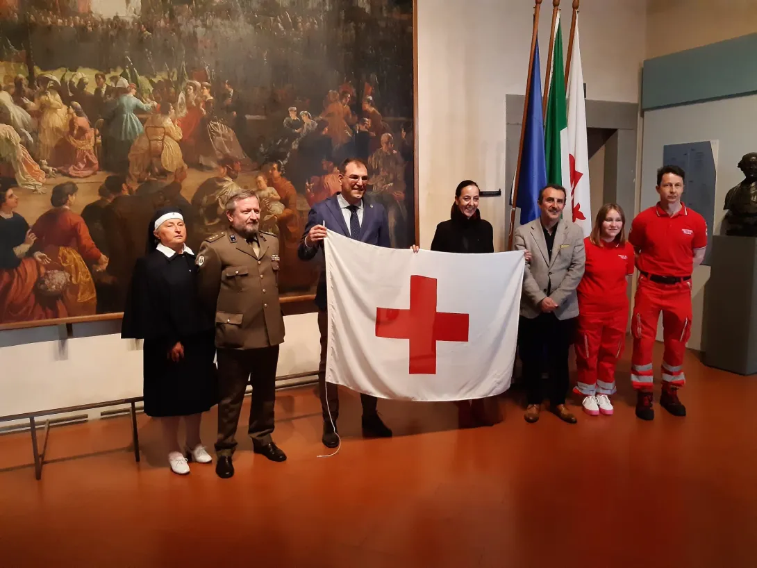 Consegna bandiera Croce Rossa in Palazzo Vecchio Consegna bandiera Croce Rossa in Palazzo Vecchio