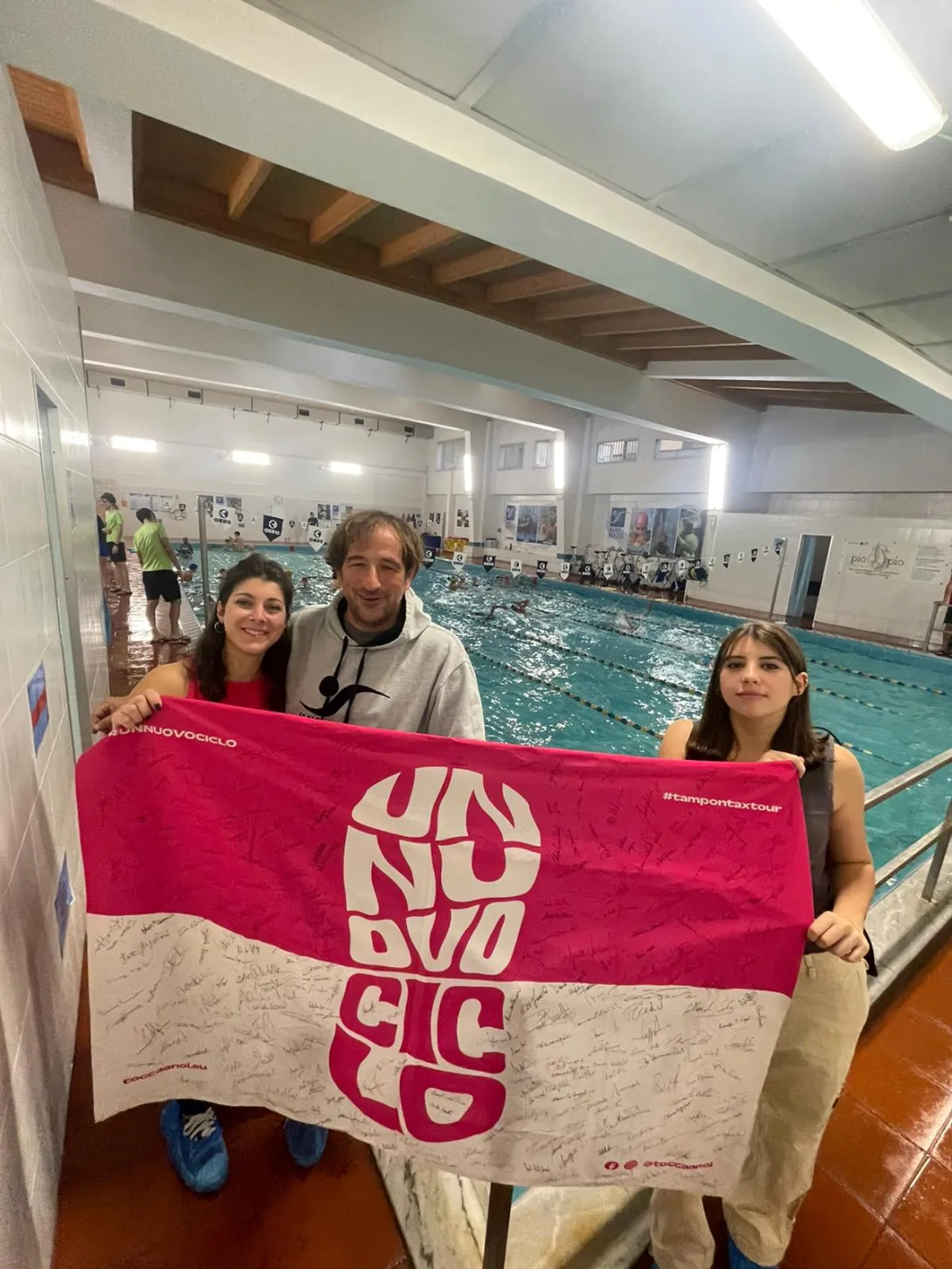 Una tampon box alla piscina di via del Romito Una tampon box alla piscina di via del Romito