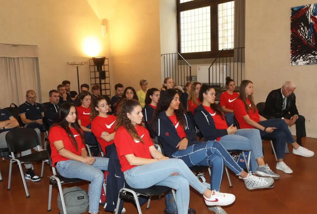 Presentata la Pallacanestro Femminile Firenze Presentata la Pallacanestro Femminile Firenze