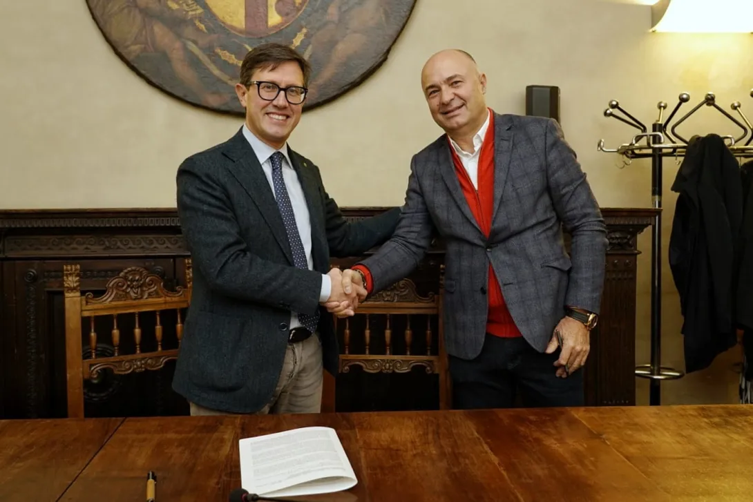 firma san orsola.jpeg Il sindaco Dario Nardella e il presidente e amministratore delegato di Artea Philippe Baudry