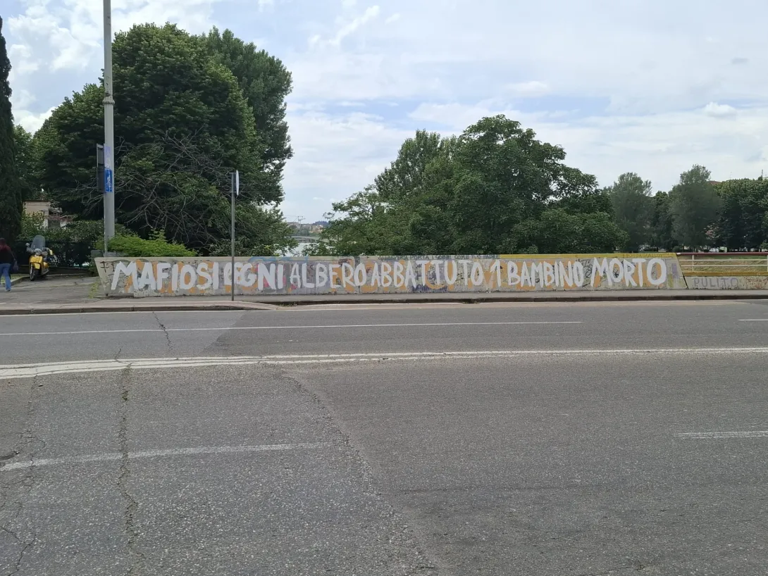 Scritta vergognosa Scritta vergognosa
